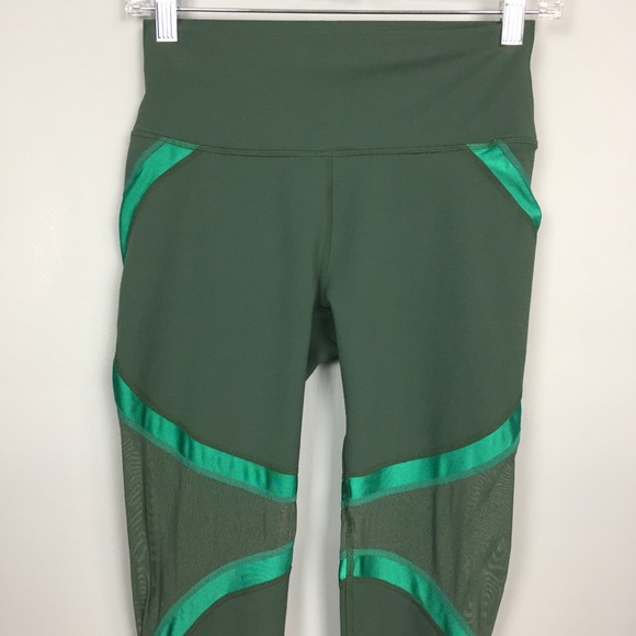 Fabletics High-Waisted PowerHold Shine Leggings - Picture 4 of 16